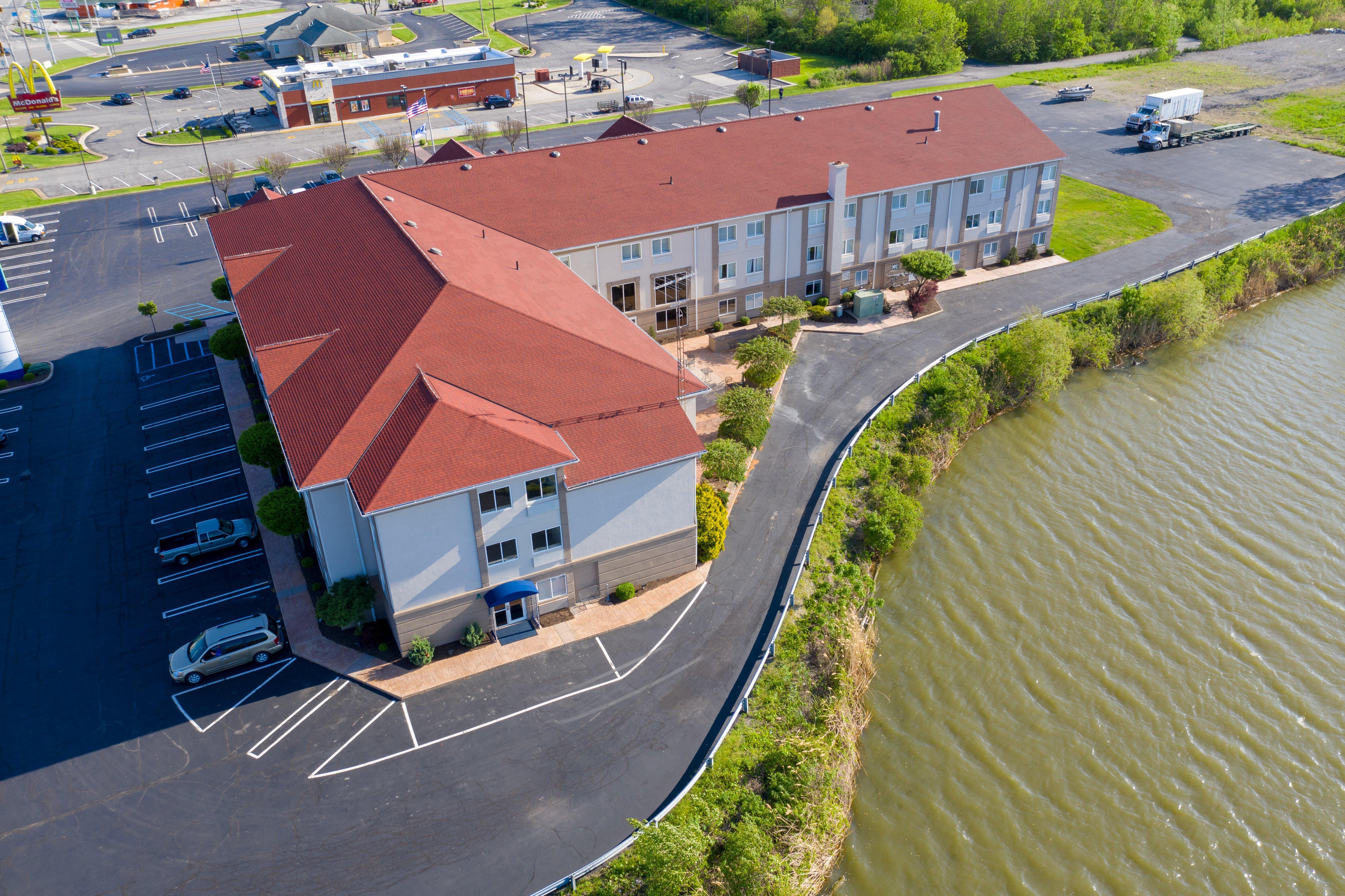 Holiday Inn Express Hotel & Suites Port Clinton-Catawba Island By Ihg Exterior photo