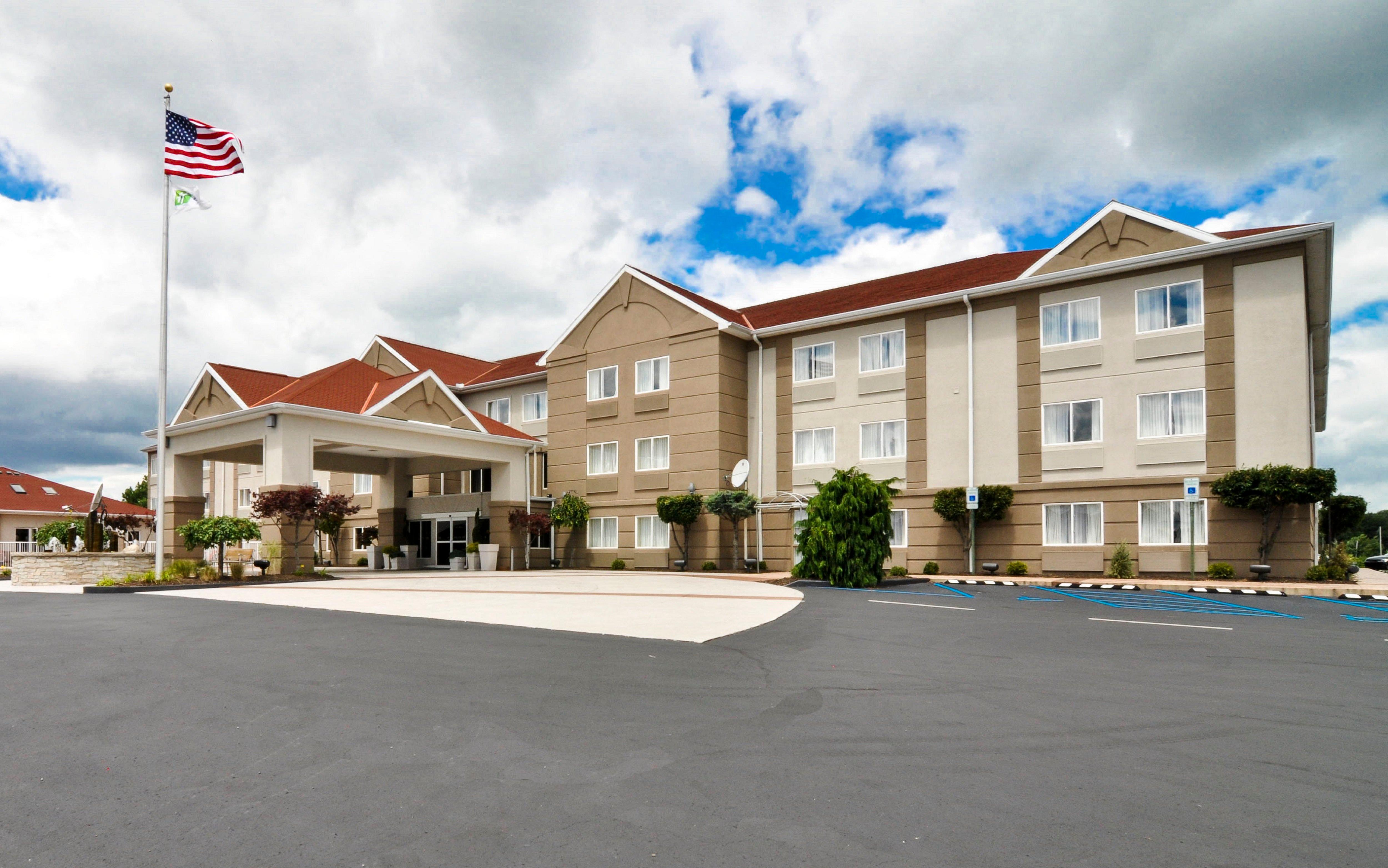 Holiday Inn Express Hotel & Suites Port Clinton-Catawba Island By Ihg Exterior photo