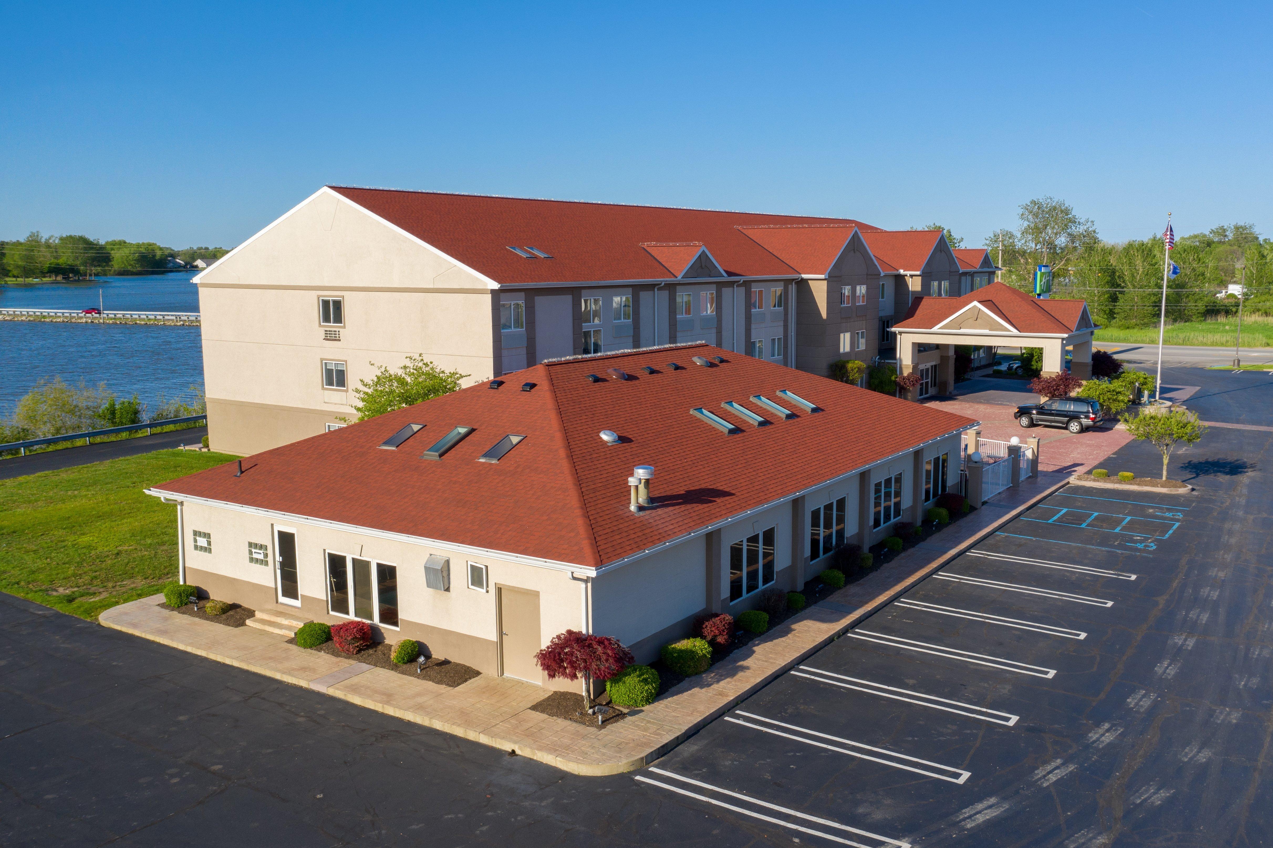 Holiday Inn Express Hotel & Suites Port Clinton-Catawba Island By Ihg Exterior photo
